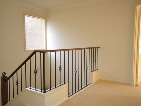 Stylish Townhouse in Gated Benowa Estate - Photo 3
