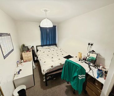 3 bedroom apartment to rent - Photo 4