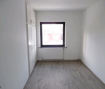 Comfortabel gerenoveerde gezinswoning op centrale ligging - Photo 3