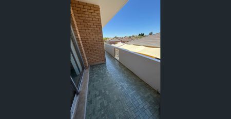 Huge Two Bedroom Unit - Photo 4