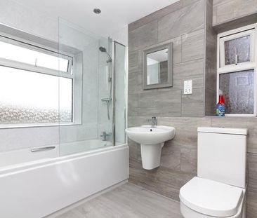 3 bedroom semi-detached house to rent - Photo 2