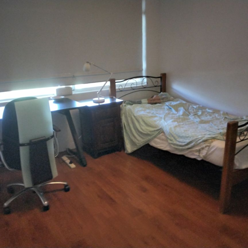 East Cannington - Photo 1