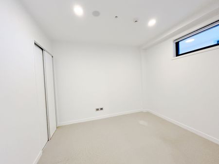 Modern 2-Bedroom Apartment in Prime Epsom - Photo 5