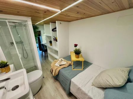 Calle de Hortaleza, Madrid, Community of Madrid 28004 - Foto 2