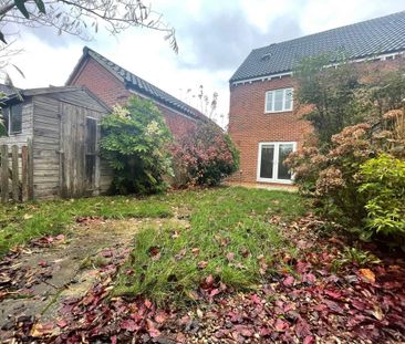 3 bedroom semi-detached house to rent - Photo 5
