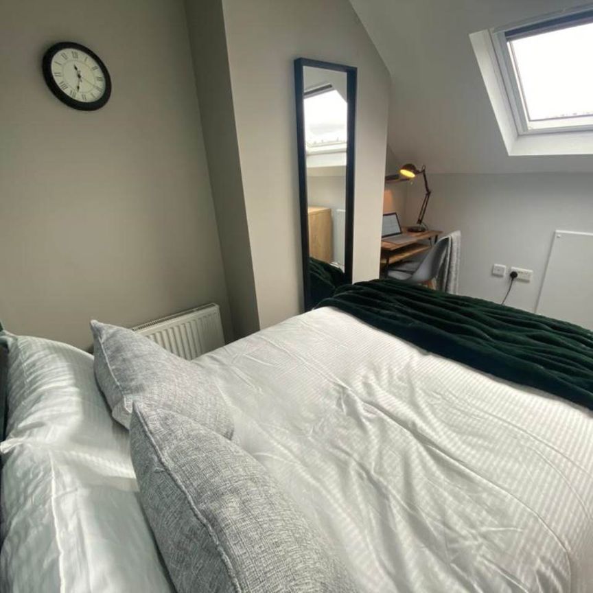 Beechwood Crescent (room 5), Burley, Leeds - Photo 1