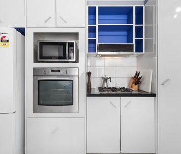 Stylish Beachside Apartment - Photo 5