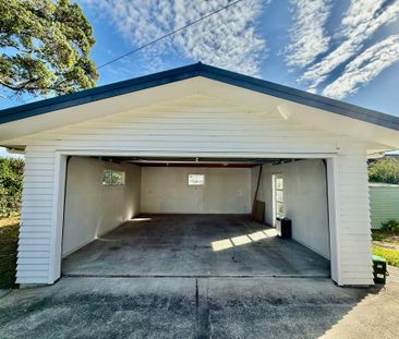 Charming 3-Bedroom Home in Cockle Bay - Photo 2