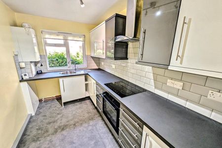 2 bedroom flat to rent - Photo 4