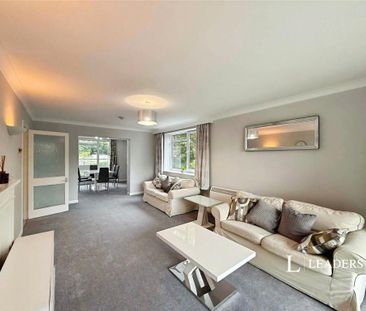 3 bedroom flat to rent - Photo 2