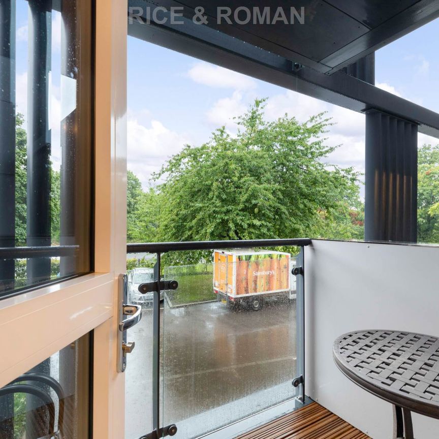 2 Bedroom Apartment, The Clockhouse – Guildford - Photo 1