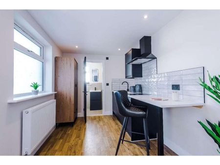 6 bedroom house of multiple occupation to rent - Photo 3