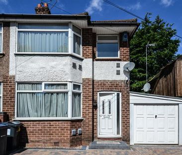 3 bedroom semi-detached house to rent - Photo 2