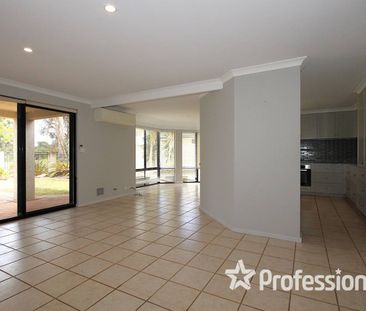 Elegant Double-Storey Home in Prestigious Pelican Point! - Photo 1