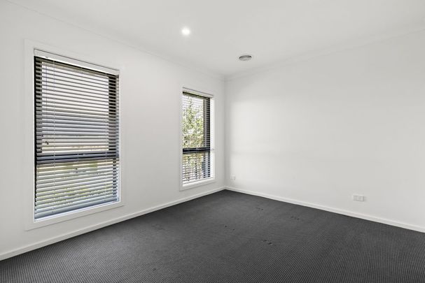 Spacious Family Home! - Photo 1