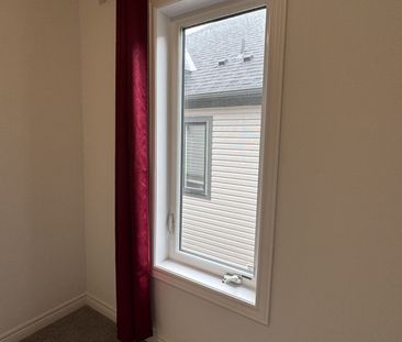 For Lease - 2031 Cameron Lott Crescent, Oshawa, Ontario - Photo 6