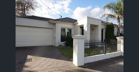 Lovely 3 Bedroom Home! - Photo 5