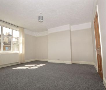 3 bedroom maisonette to rent - Photo 4
