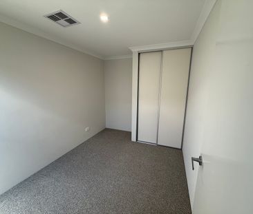 15 Fairchild Street, Lakelands, WA 6180 - Photo 5