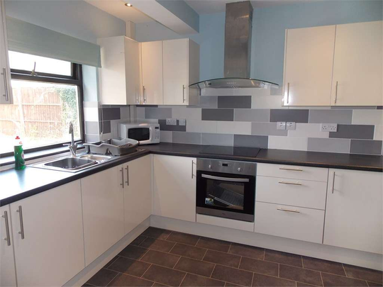 A Lovely Shared Houseshare for Rent in Peterborough - Photo 1