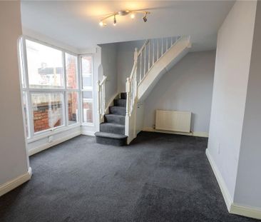 2 bedroom terraced house to rent - Photo 2