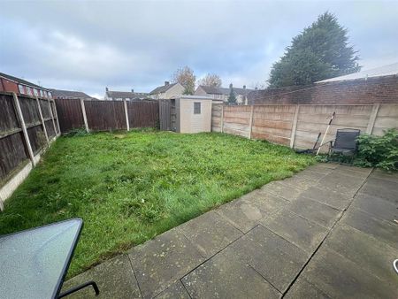 3 bedroom semi-detached house to rent - Photo 2