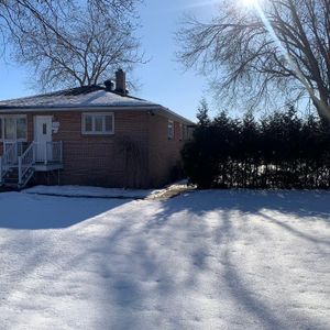 Maison bord de l'eau, superbe vue à Laval, 2 minutes des ponts Mtl - Photo 2