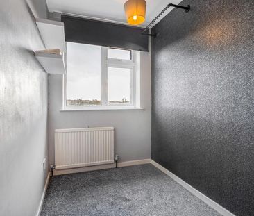 3 bedroom semi-detached house to rent - Photo 6