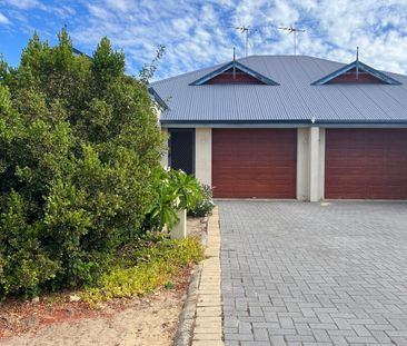 COMFORTABLE & CONVENIENT LIVING IN EAST BUNBURY - Photo 1