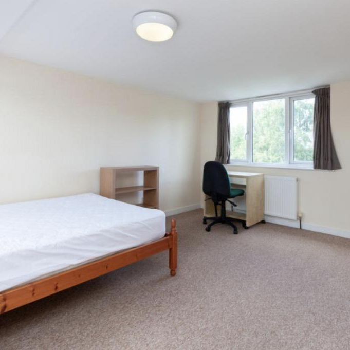 1 bedroom in a house share to rent - Photo 1