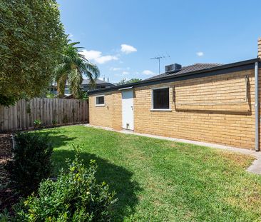 150 Kambrook Road, Caulfield VIC 3162 - House For Rent | Domain - Photo 6