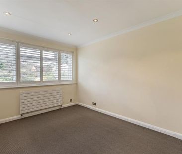 4 bedroom semi-detached house to rent - Photo 4