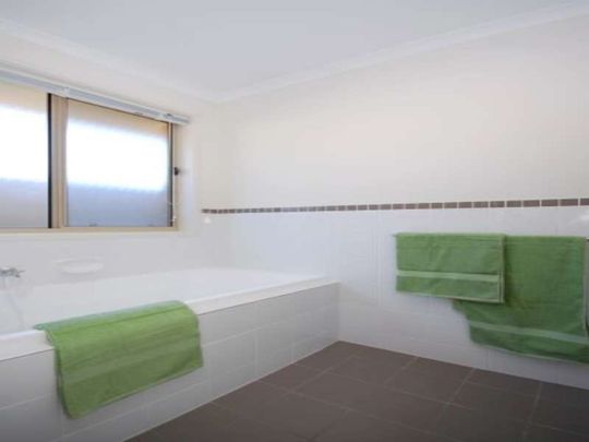 Lovely Family Home in Aldinga Beach - Photo 1