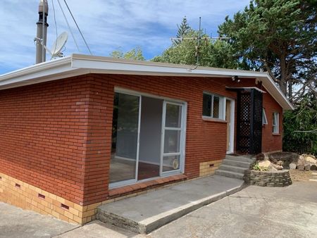 TE ATATU PENINSULA - Harbour view 3 bedroom - Photo 3