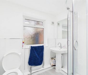 8 bedroom property to rent - Photo 1