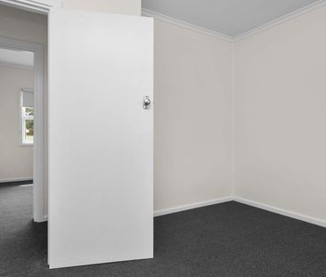 Modern, Upgraded Home with Contemporary Features - Photo 3