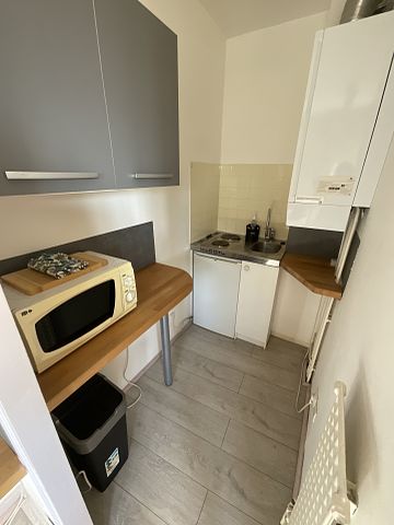 A LOUER - Studio meublé de 26.15m² avec parking. - Photo 3