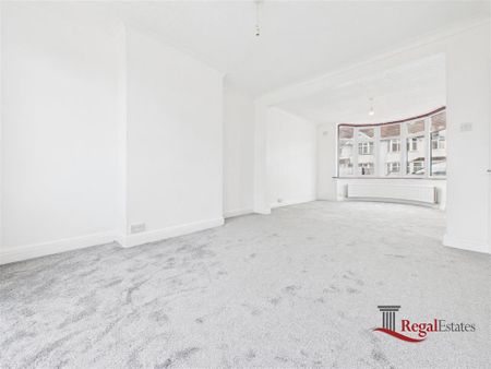 3 bedroom semi-detached house to rent - Photo 3