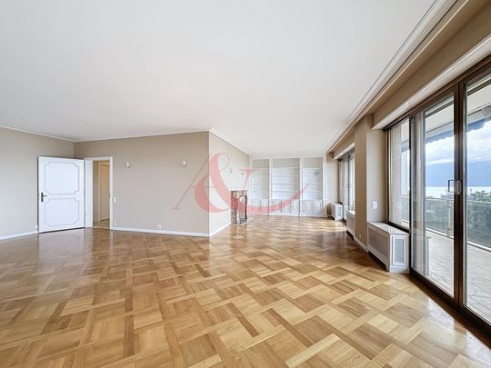 High-end apartment with panoramic views of the lake - Photo 1
