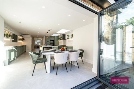 4 bedroom terraced house to rent - Photo 4