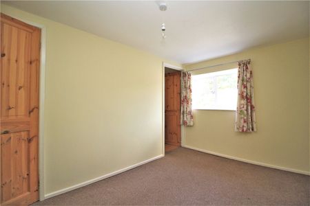 Roundwell Street, South Petherton, TA13 - Photo 4