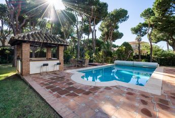 5 bedroom luxury Villa for rent in Marbella Del Este, Andalusia