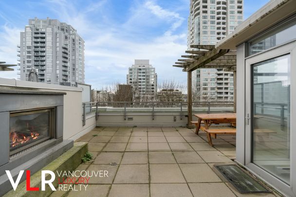 Townhouse in Downtown Vancouver, BC - Photo 1