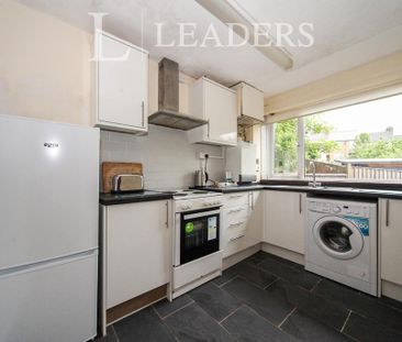 2 bedroom flat to rent - Photo 3