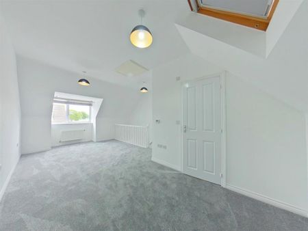 4 bedroom end of terrace house to rent - Photo 4