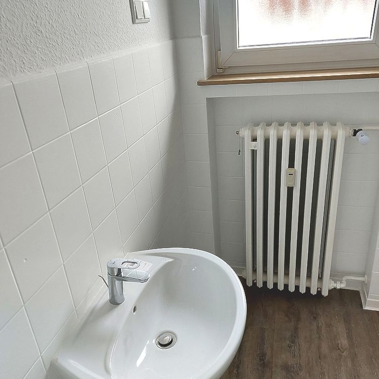 Freundliche 3 Zimmer Wohnung mit Balkon wartet auf Sie - Foto 1