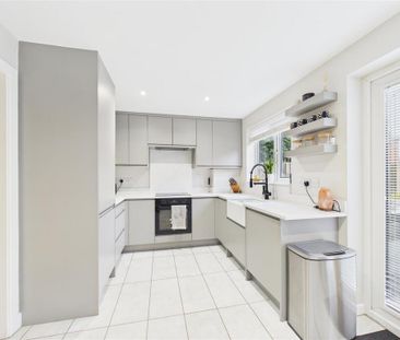 3 bedroom detached house to rent - Photo 5