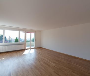 Moderne, lichtdurchflutete Wohnung mit Bergsicht - Photo 1