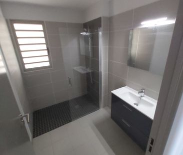 Location Appartement 3 pièces 59m² ST PAUL 97460 - Photo 5