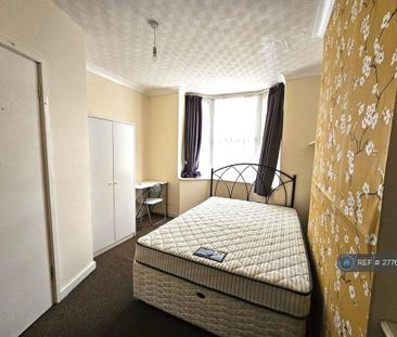 4 bedroom terraced house to rent - Photo 3